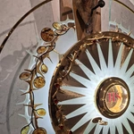 Montaż nowego prezbiterium