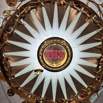 Montaż nowego prezbiterium