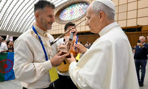 Leon XIV: pokonujcie nieufność, ukazujcie piękno kultury, dzielcie się wiarą