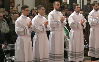 Abp Galbas do diakonów: Przez trudności najszybciej przechodzi się na kolanach