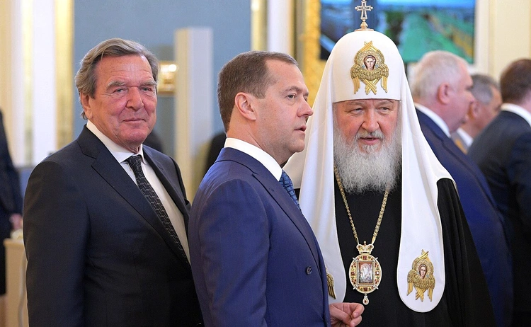 Czy dziś kanclerz Niemiec mógłby gardzić Polską tak, jak Schroeder?
