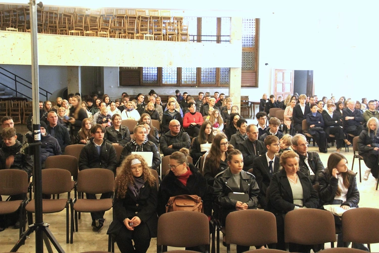 Tarnów. Stypendyści Fundacji im. abp. Jerzego Ablewicza