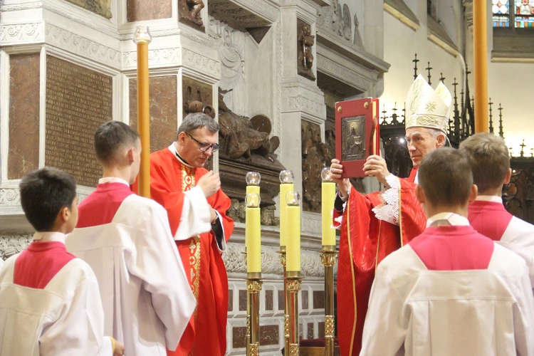Tarnów. Stypendyści Fundacji im. abp. Jerzego Ablewicza
