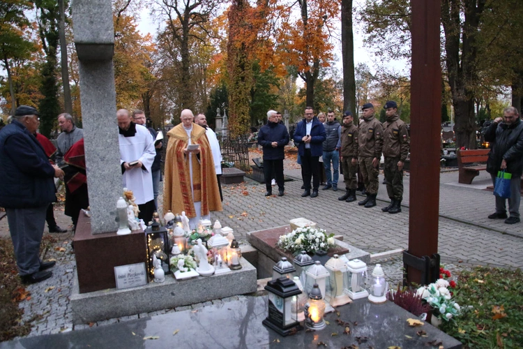 Płock. Pogrzeb dzieci zmarłych przed urodzeniem