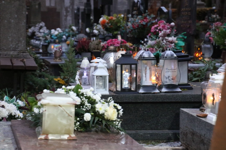 Płock. Pogrzeb dzieci zmarłych przed urodzeniem