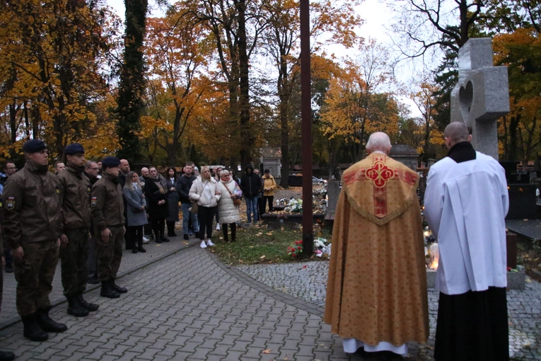 Płock. Pogrzeb dzieci zmarłych przed urodzeniem