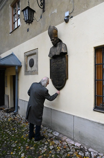Tablica pamiątkowa ks. Jerzego Bryły