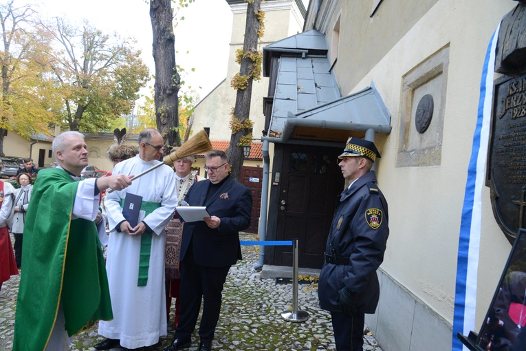 Tablica pamiątkowa ks. Jerzego Bryły