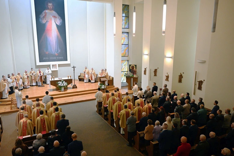 Żyjąc blisko Eucharystii 