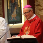 Płock. Spotkanie rodzin misjonarzy z bp. Szymonem Stułkowskim