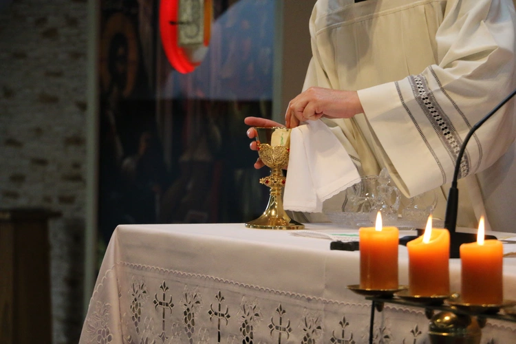 Płock. Spotkanie rodzin misjonarzy z bp. Szymonem Stułkowskim