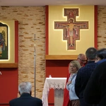 Płock. Spotkanie rodzin misjonarzy z bp. Szymonem Stułkowskim