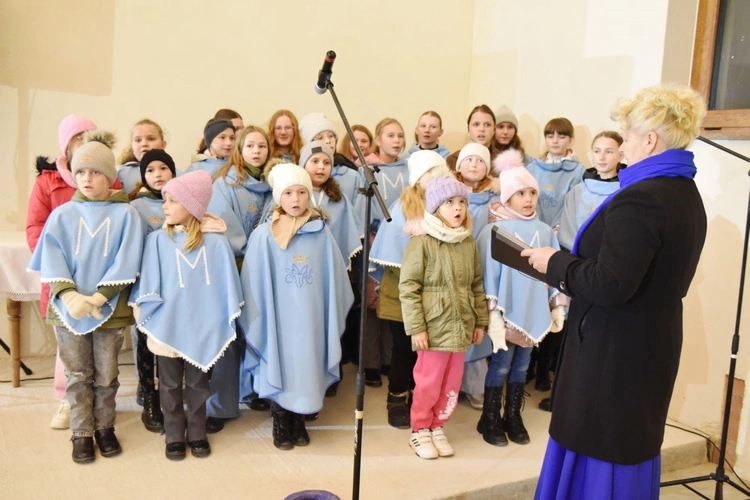 Patriotycznie i religijnie w Chojniku