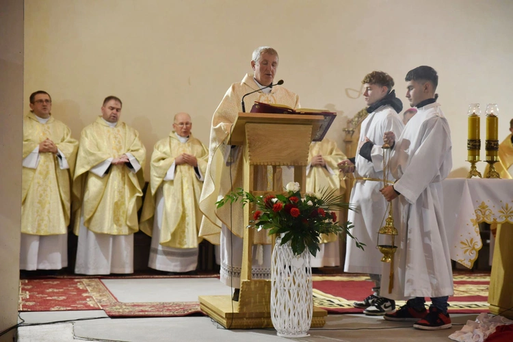Patriotycznie i religijnie w Chojniku