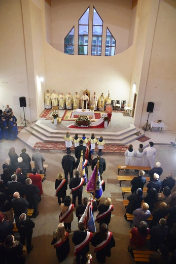 Patriotycznie i religijnie w Chojniku