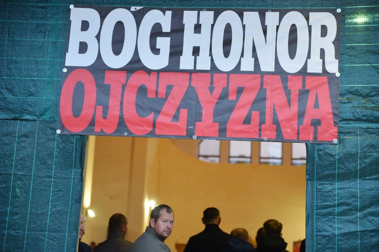Patriotycznie i religijnie w Chojniku
