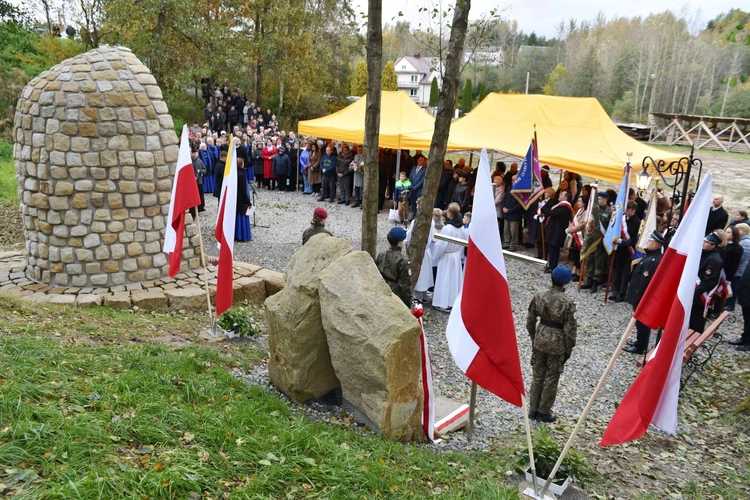 Patriotycznie i religijnie w Chojniku