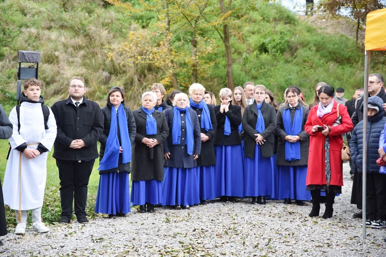 Patriotycznie i religijnie w Chojniku