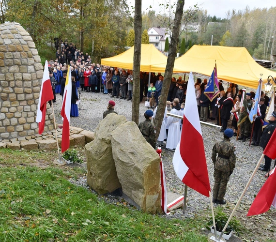 Patriotycznie i religijnie w Chojniku