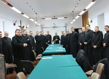 Duszpasterze młodzieży z bp. Markiem Solarczykiem.