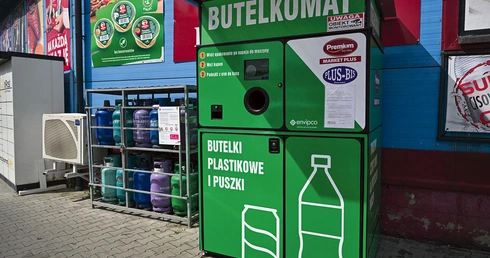 System kaucyjny – czy to działa? Sprawdzamy, czemu nadal trudno oddać w sklepach plastikowe butelki i metalowe puszki