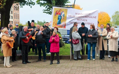 Wierni z radością przyjęli nowego ordynariusza. 