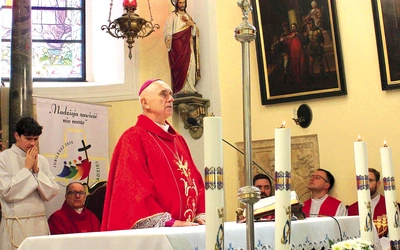 – Świętość Matki Bożej nie bierze się z Niej samej, ale z Pana Boga – podkreślił bp Iwanecki.   