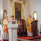 Jubileuszowej Eucharystii przewodniczył abp Stanisław Budzik. 