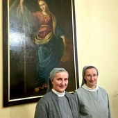– Naszą patronką jest św. Urszula, dziewica i męczennica z III/IV wieku – mówią: s. Maria Jaworska OSU, przełożona krakowskiej wspólnoty (po lewej), i s. Emmanuela Klich OSU.