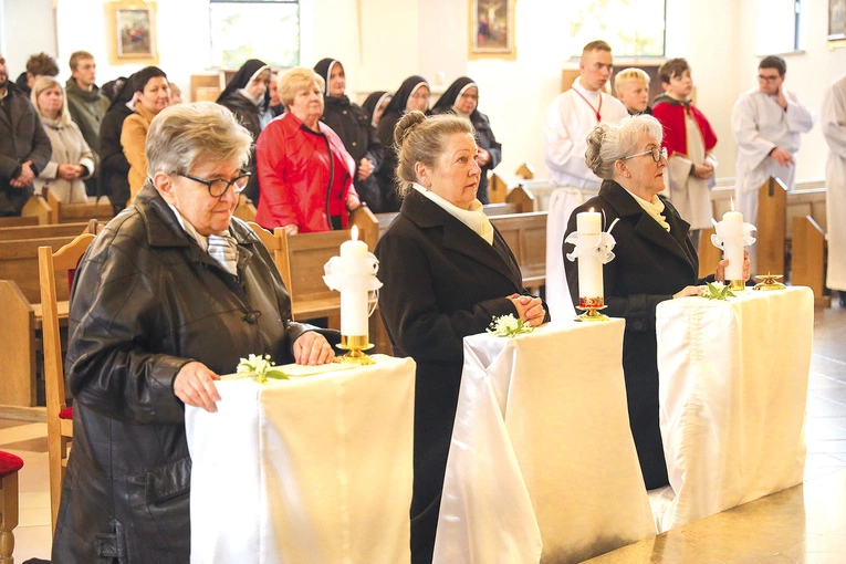 Konsekrację otrzymały pani Danuta z Nietuliska Dużego,  pani Barbara z Ostrowca Świętokrzyskiego  oraz  pani Krystyna z Janowa Lubelskiego. 