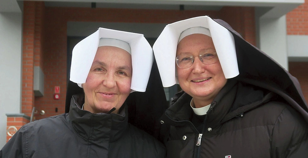 Siostry Józefa (od lewej) i Nazaria z Białej opowiadają mało znaną historię związaną z rodziną Sekretarki Bożego miłosierdzia.  