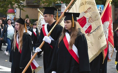 Najpierw  była Msza św.  pod przewodnictwem bp. Tadeusza Lityńskiego, a potem  część artystyczna  i piknik.