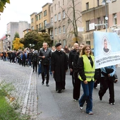 Uczestnicy wydarzenia przeszli sprzed PSP nr 12 Specjalnej  do głównej świątyni diecezji. 