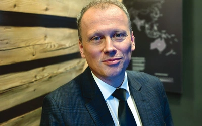  Wyniki projektu badawczego „Osoba i naród  – perspektywa Jana Pawła II” przedstawiono  15 października w Muzeum Mt 5,14 na Wilanowie. Badania, sfinansowane ze środków Ministra Nauki i Szkolnictwa Wyższego, miały charakter kompleksowy i opierały się na trzech filarach: badaniu opinii publicznej zrealizowanym przez CBOS na próbie ponad 1700 Polaków, badaniu dyskursu w internecie, analizującym ponad milion wątków, oraz badaniu jakościowym, które jest jeszcze w toku.