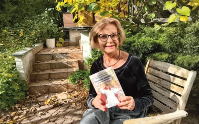 – W tej bardzo osobistej publikacji staram się oddać to, co czuliśmy w czasie papieskich podróży, ale też emocje Ojca Świętego. Kiedy wylądował w Wilnie, był bardzo wzruszony, a my szczypaliśmy się, czy to faktycznie się dzieje, bo cztery dni wcześniej z Litwy wyszły wojska radzieckie – mówi Katarzyna Wasilewska.