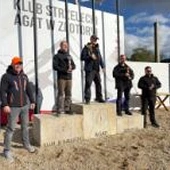 Księża na strzelnicy