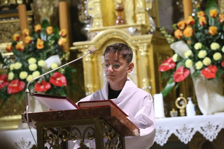 Tablica ks. Andrzeja Niwy w Łącku