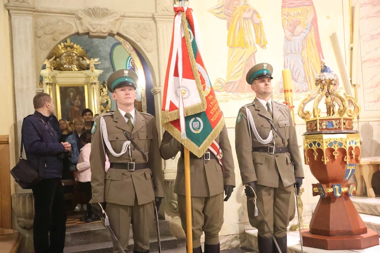 Tablica ks. Andrzeja Niwy w Łącku