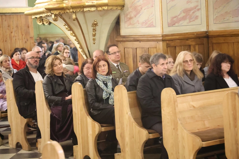 Tablica ks. Andrzeja Niwy w Łącku