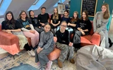 Świat walczy o młodego człowieka