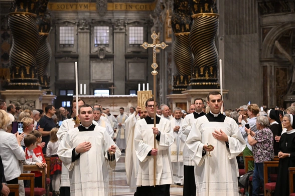 Rozpoczyna się Msza w Bazyice św. Piotra