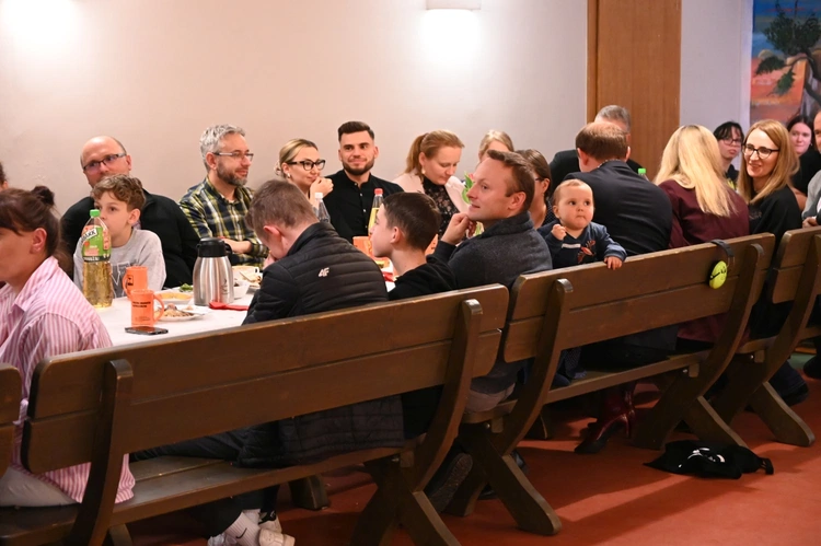 Jubileuszowe spotkanie w piwnicy DAR-u