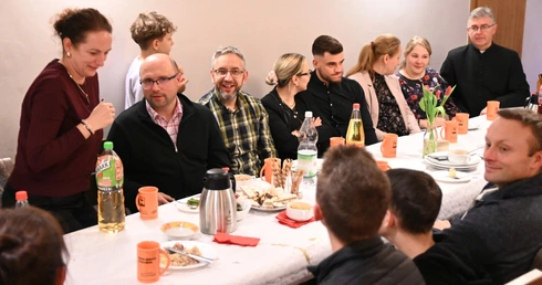 Jubileuszowe spotkanie w piwnicy DAR-u