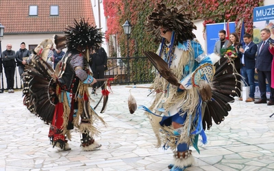 Opowieść o indiańskiej tradycji, kulturze i religii