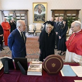 Karol III z małżonką u Leona XIV