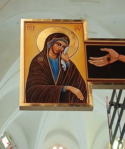 Nowy krzyż w głogowskiej kolegiacie