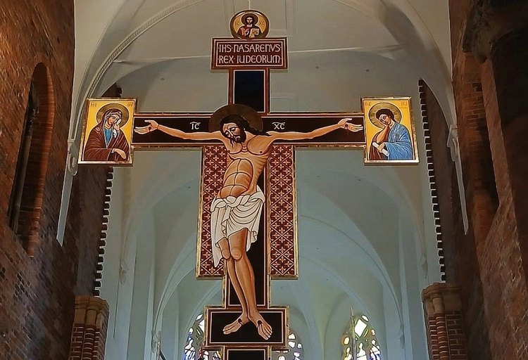 Nowy krzyż w głogowskiej kolegiacie