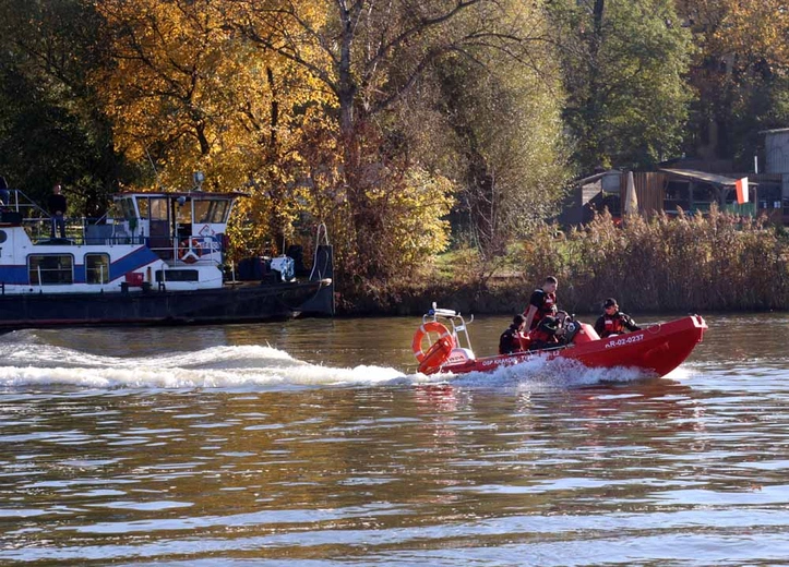 Wodne ćwiczenia straży pożarnej