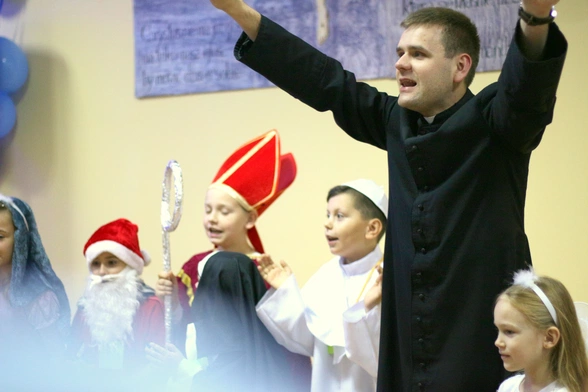 Bale i korowody świętych