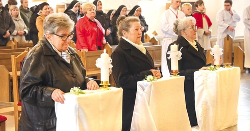 Wdowy konsekrowane. Nie mają habitu ani nie mieszkają w klasztornych murach. Ich powołaniem jest codzienność